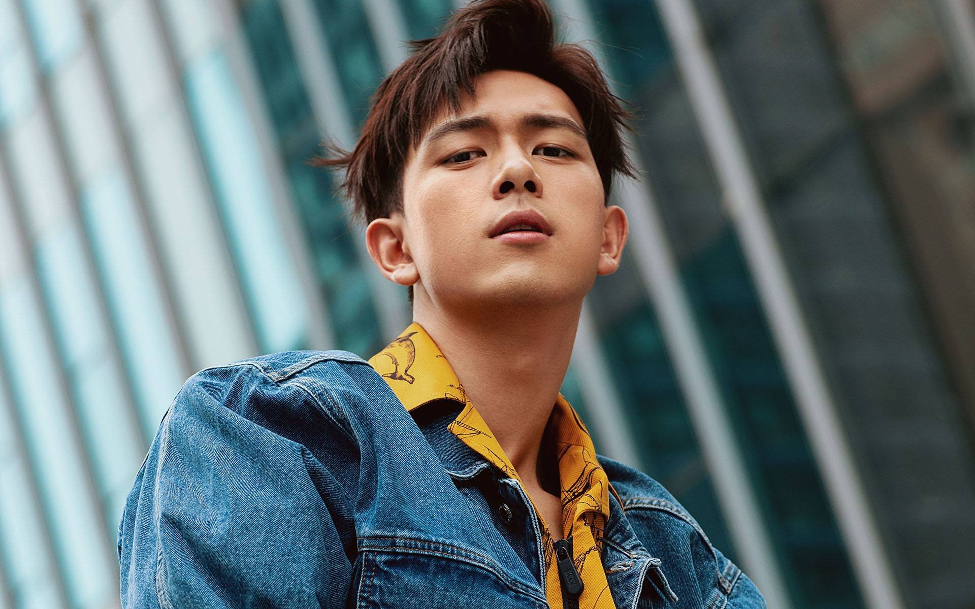 沉稳控场与疯狂突破两种风格的对比