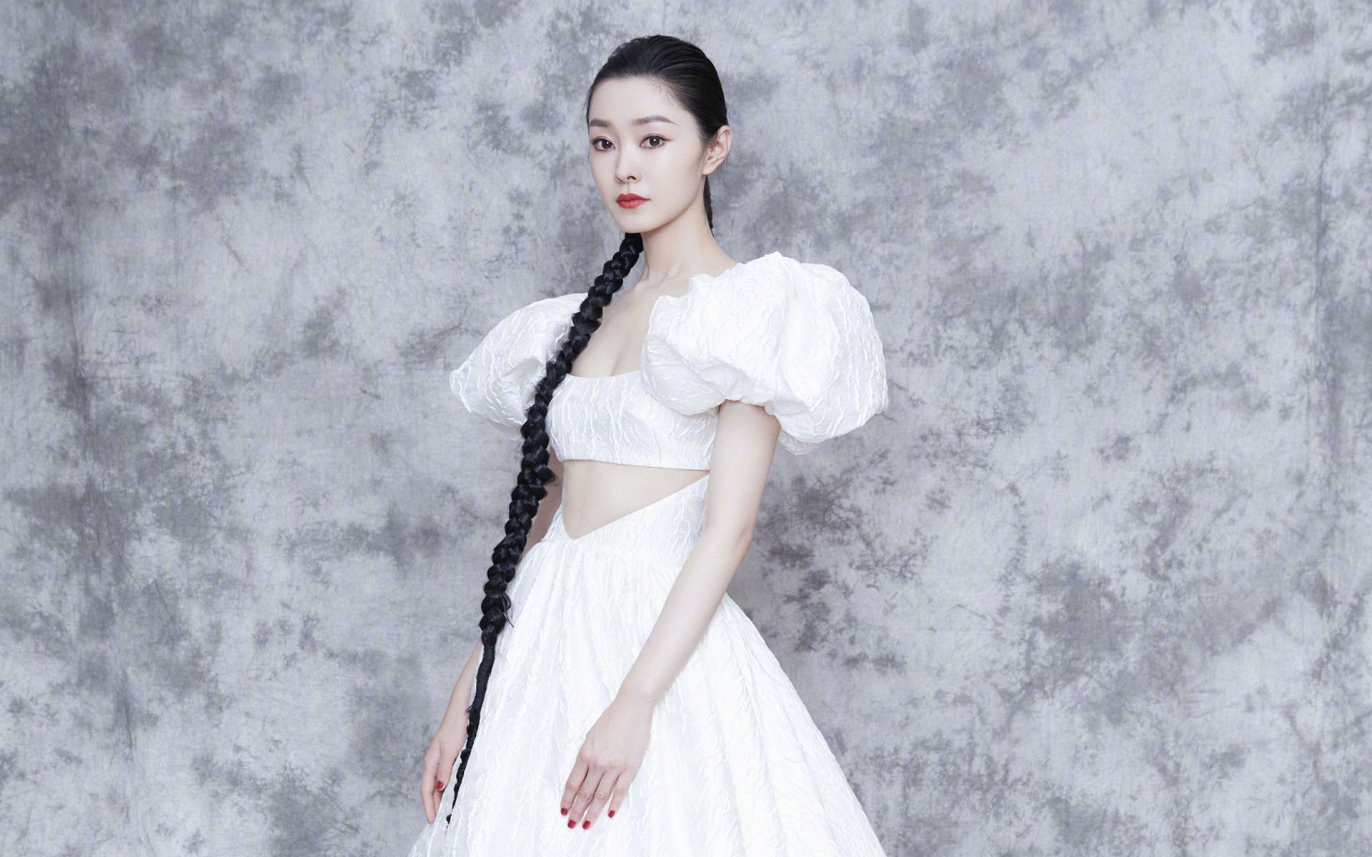 爱游戏电竞-欧洲锦标赛激战正酣，德国队和西班牙队争锋夺冠，精彩持续不断